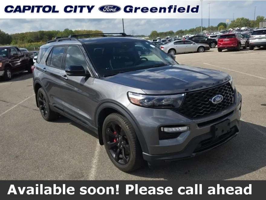 2023 Ford Explorer ST photo 1