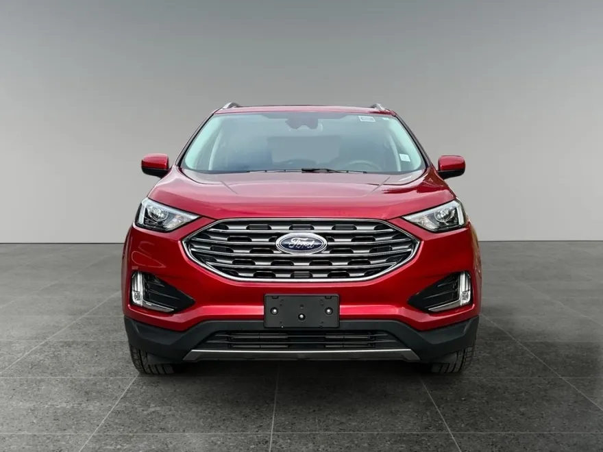 2022 Ford Edge SEL photo 1