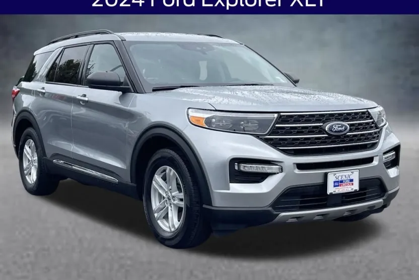2024 Ford Explorer XLT photo 1