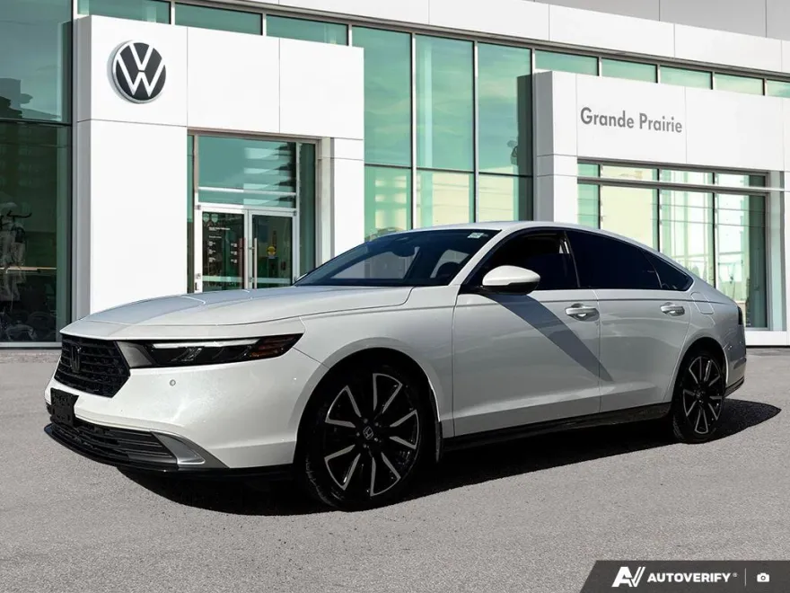 2024 Honda Accord Hybrid Touring photo 1