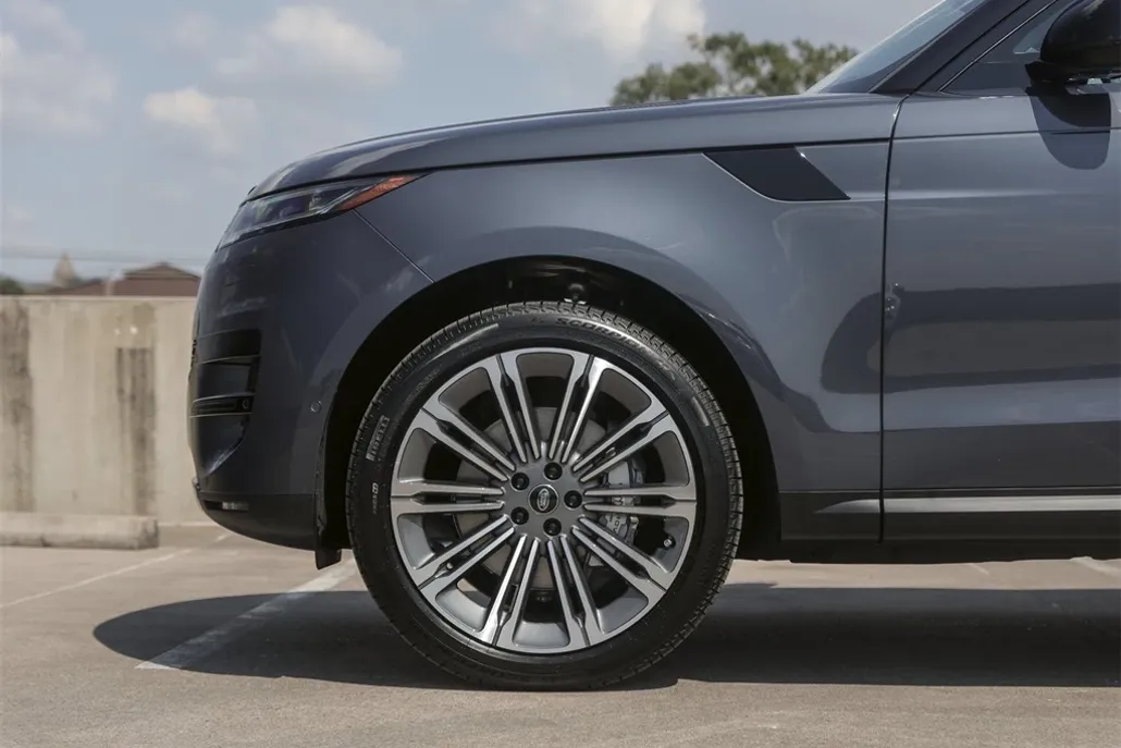 2025 Land Rover Range Rover Sport SE photo 1