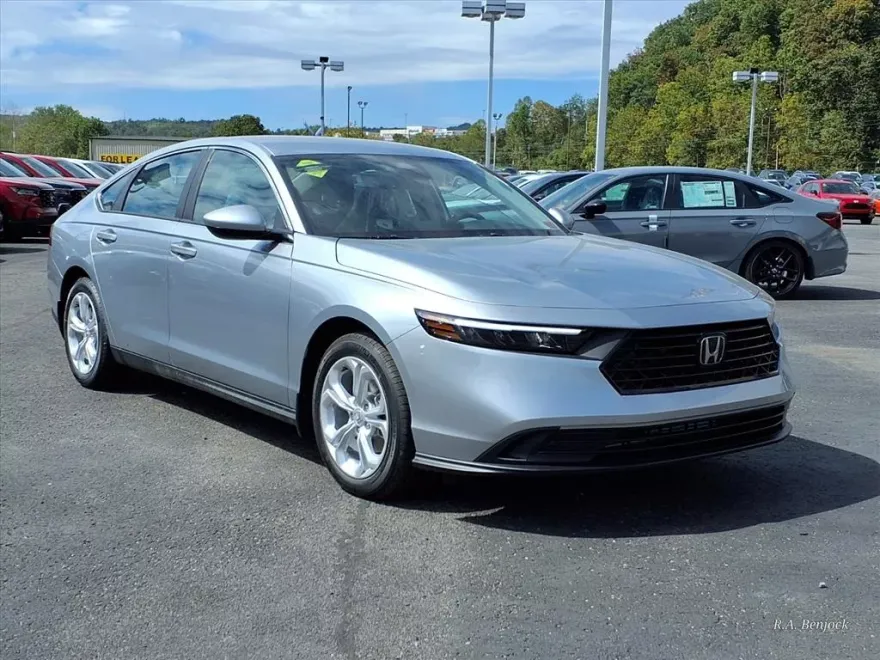 2025 Honda Accord 1.5T SE photo 1