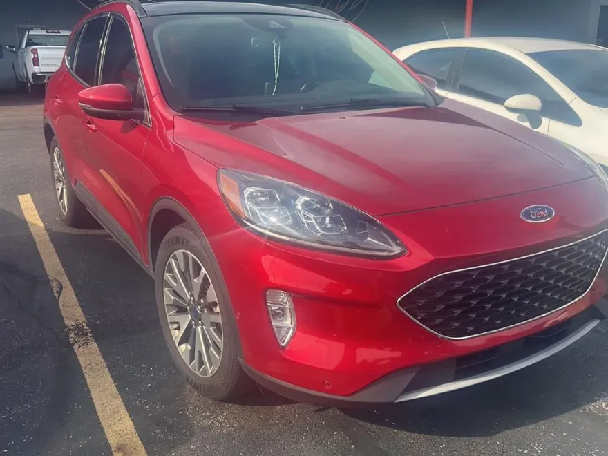 2020 Ford Escape Titanium Hybrid photo 1