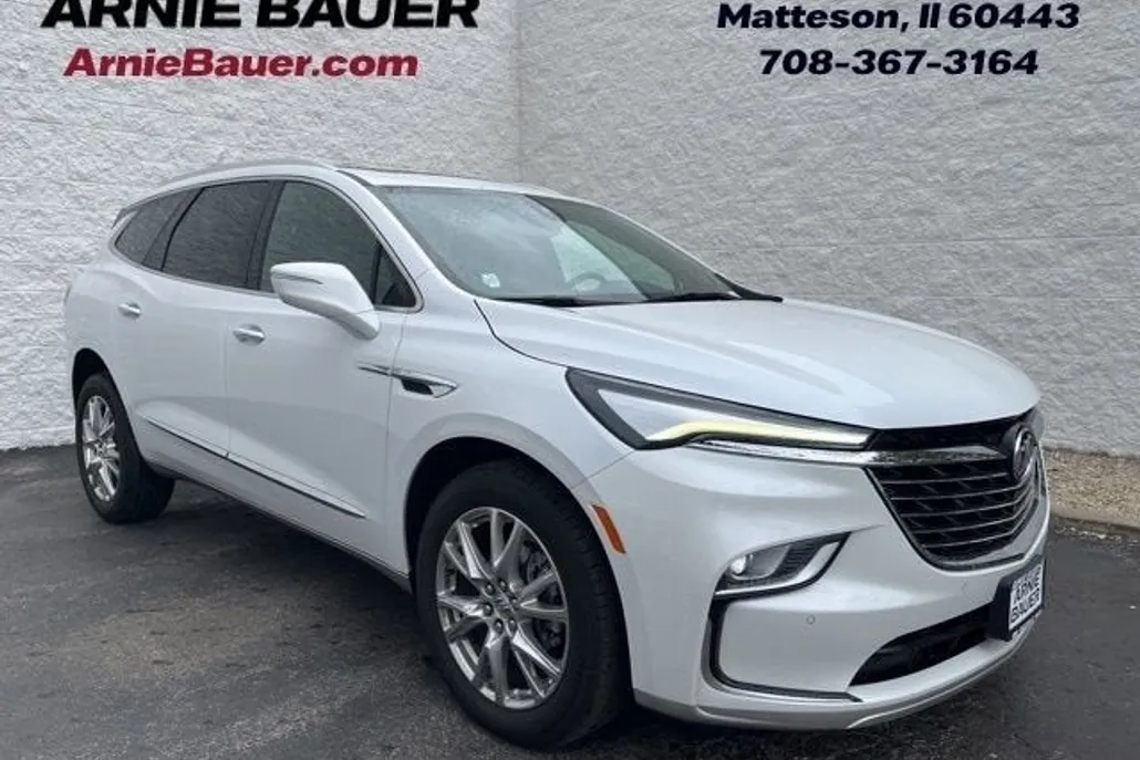 2023 Buick Enclave Essence photo 1