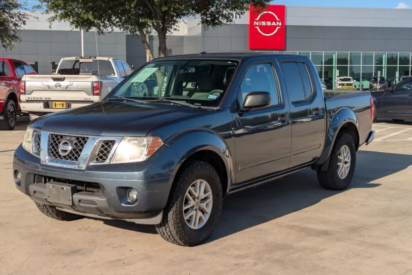 2014 Nissan Frontier SV photo 1