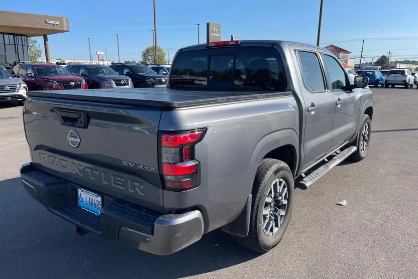 2022 Nissan Frontier SV Crew Cab photo 1