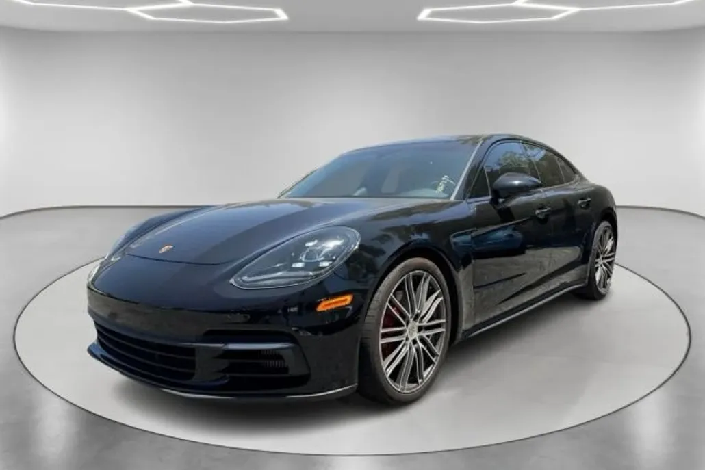 2020 Porsche Panamera 4S photo 1