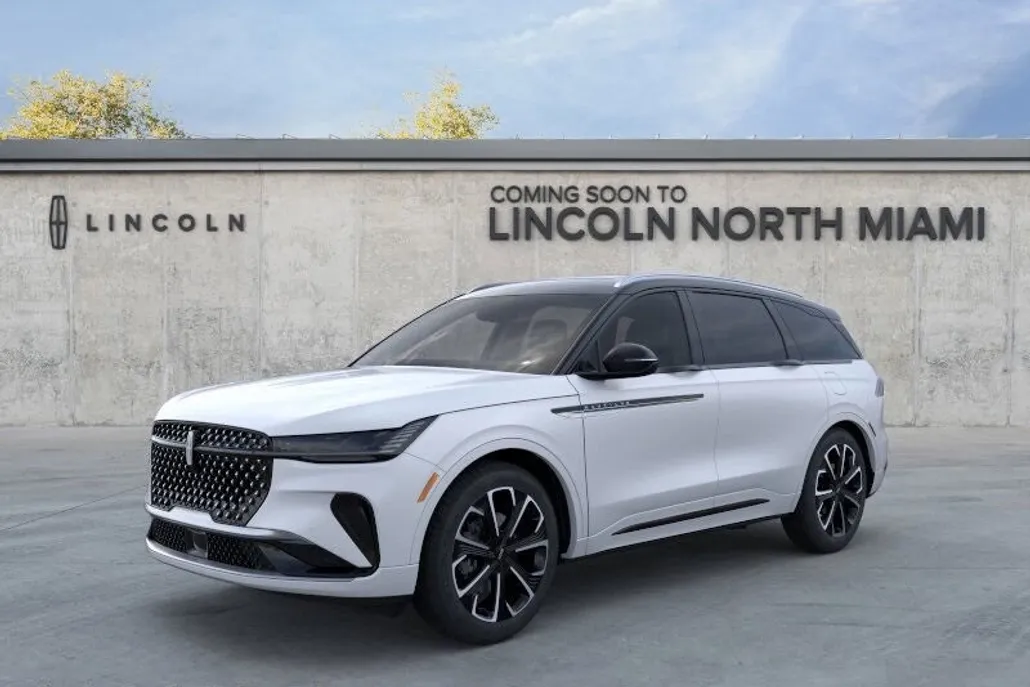2025 Lincoln Nautilus Reserve photo 1