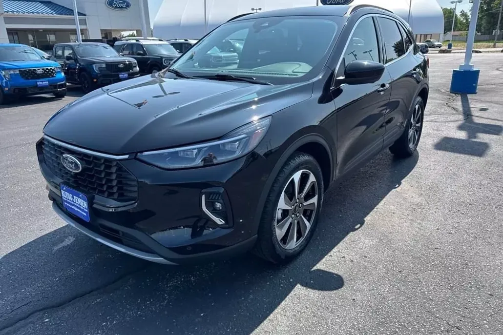 2023 Ford Escape Hybrid Platinum photo 1