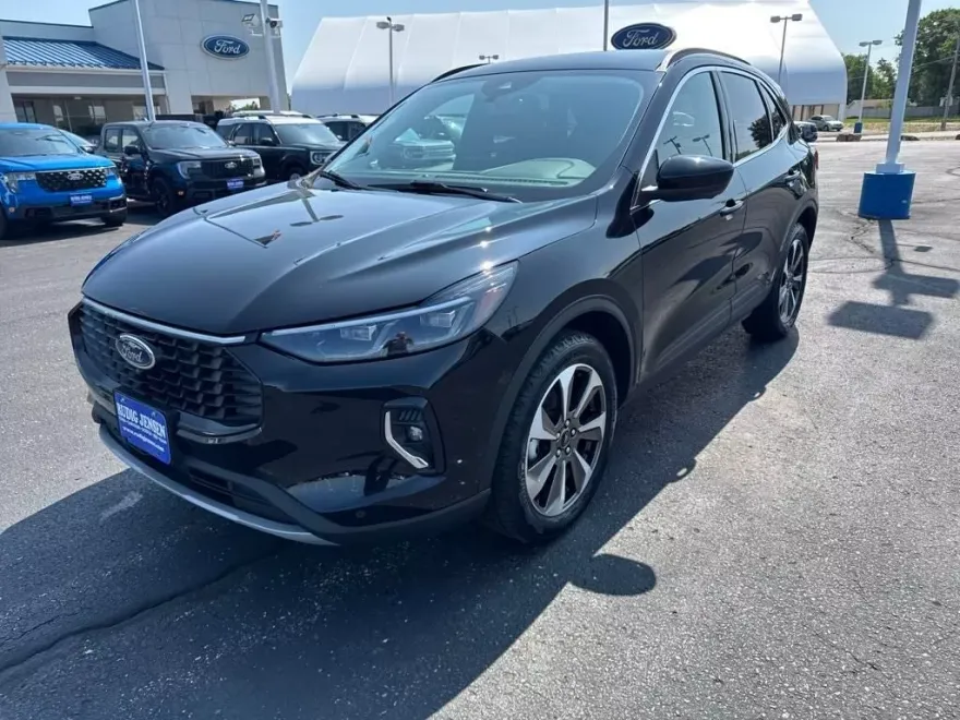 2023 Ford Escape Hybrid Platinum photo 1