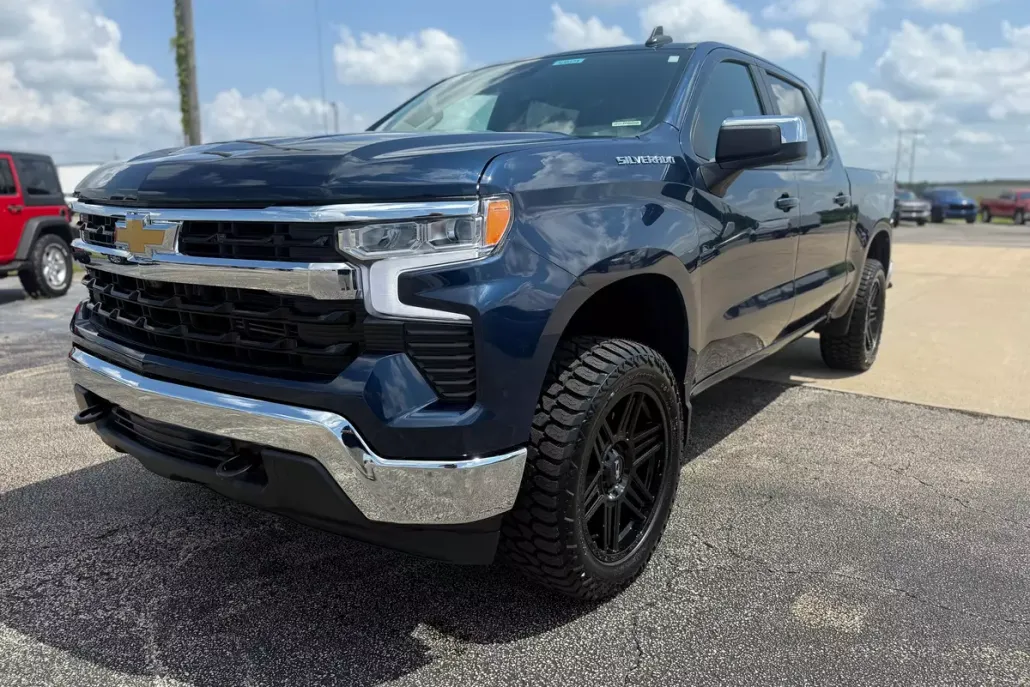 2022 Chevrolet Silverado 1500 LT photo 1