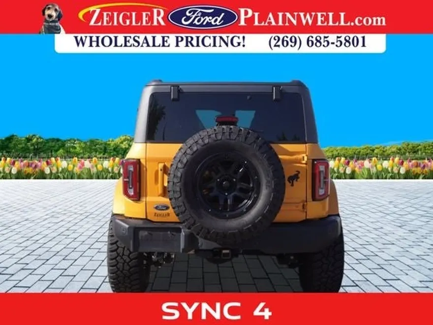 2022 Ford Bronco Outer Banks photo 1