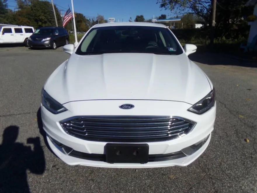 2017 Ford Fusion SE photo 1