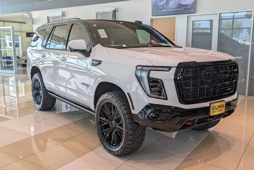 2025 Gmc Yukon AT4 Ultimate photo 1