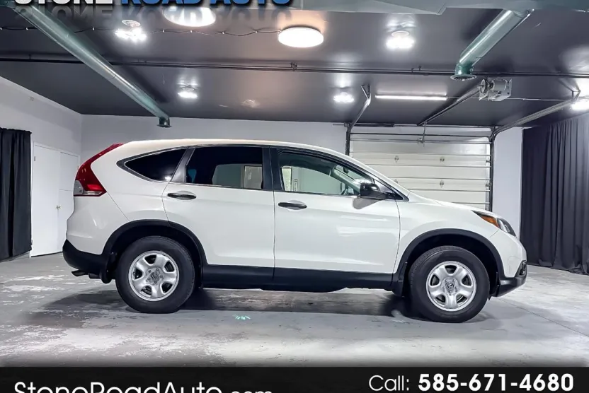 2013 Honda CR-V LX photo 1