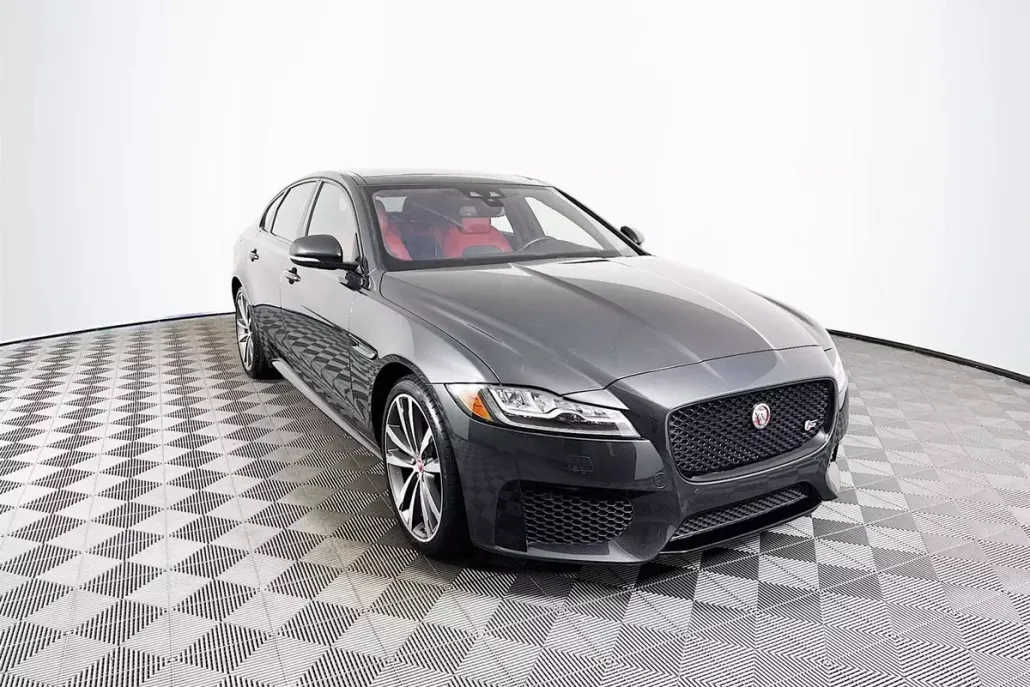 2016 Jaguar XF S photo 1