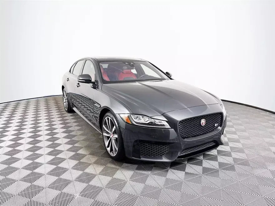2016 Jaguar XF S photo 1
