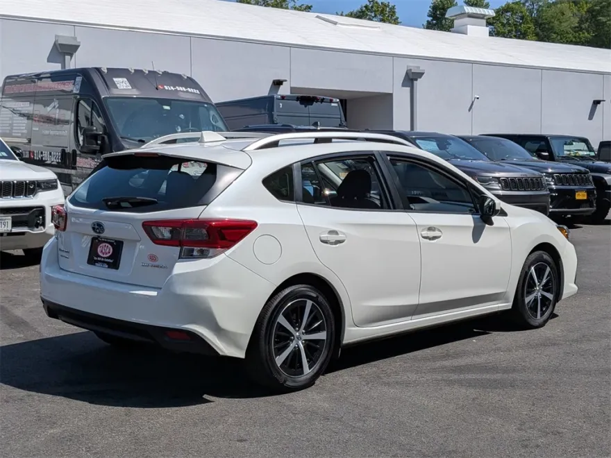 2023 Subaru Impreza Premium photo 1