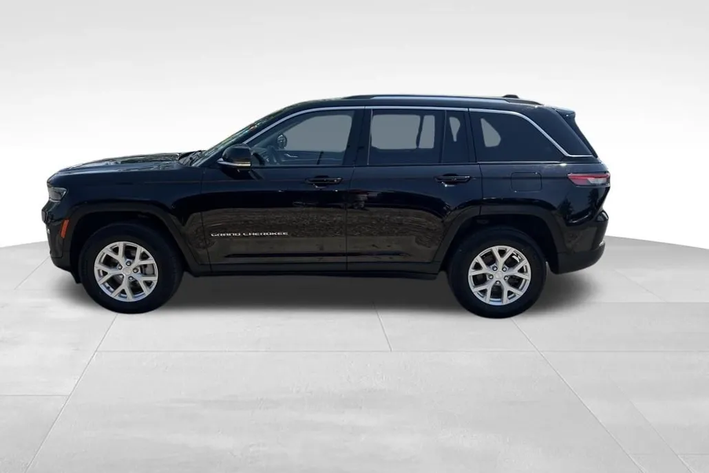 2023 Jeep Grand Cherokee Limited photo 1
