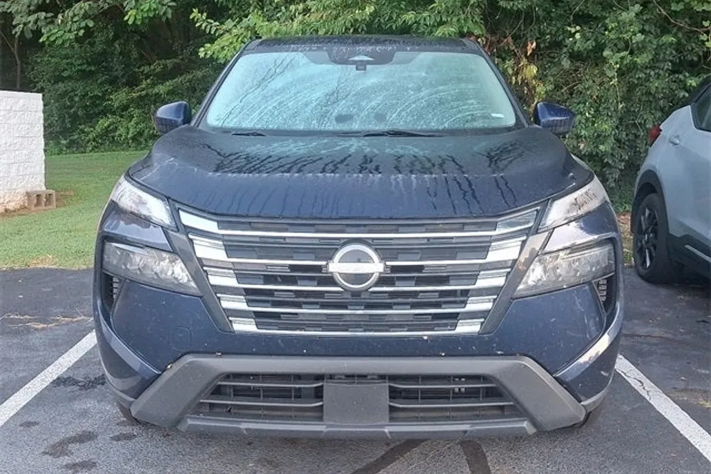2024 Nissan Rogue SV photo 1