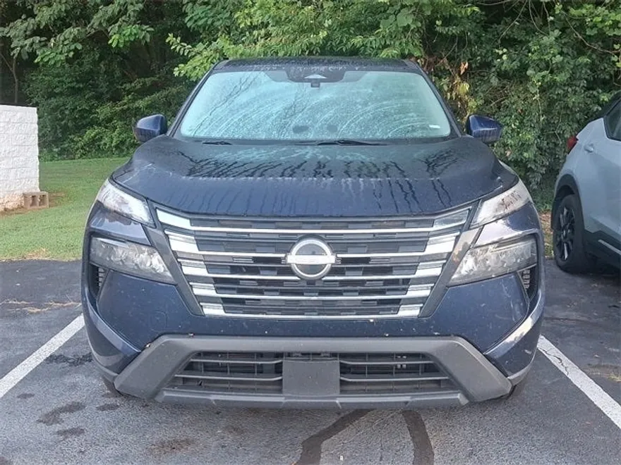 2024 Nissan Rogue SV photo 1