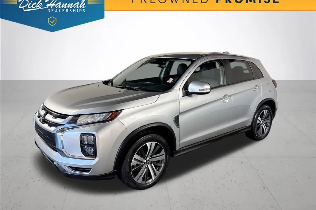 2024 Mitsubishi Outlander Sport SE photo 1