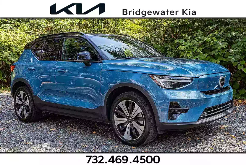 2023 Volvo XC40 Recharge Plus photo 1