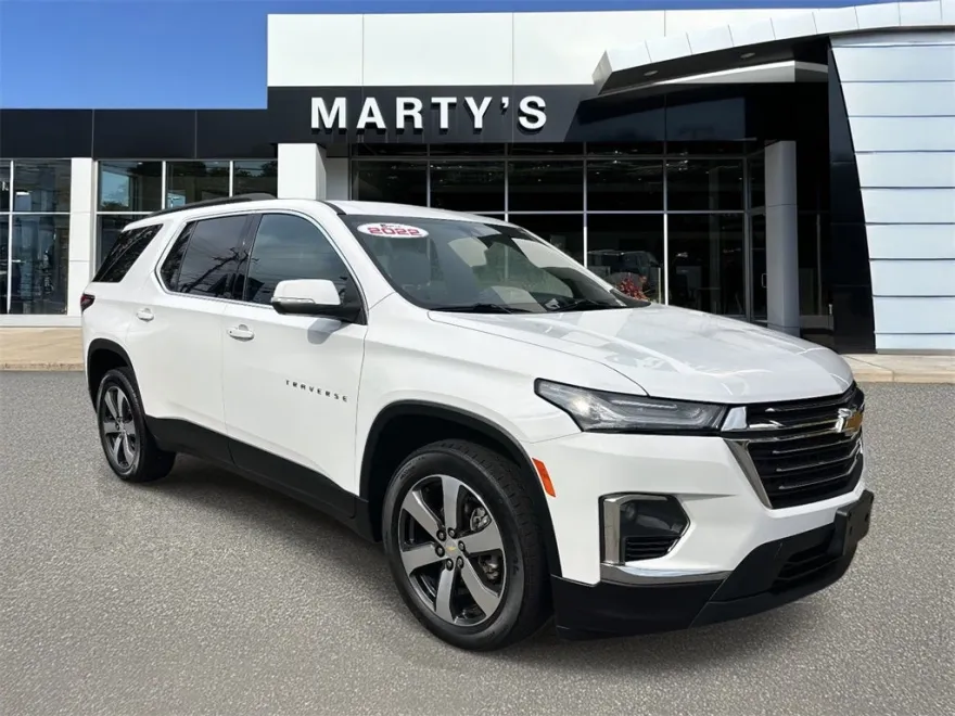 2022 Chevrolet Traverse Leather photo 1