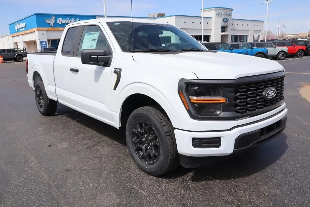 2025 Ford F-150 STX photo 1