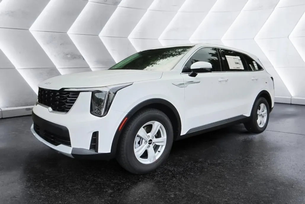 2025 Kia Sorento LX photo 1