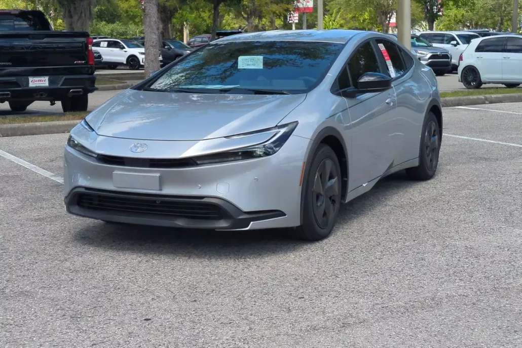 2026 Toyota Prius LE photo 1