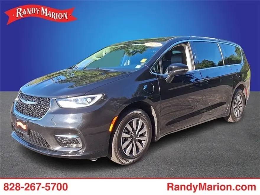 2024 Chrysler Pacifica Hybrid photo 1