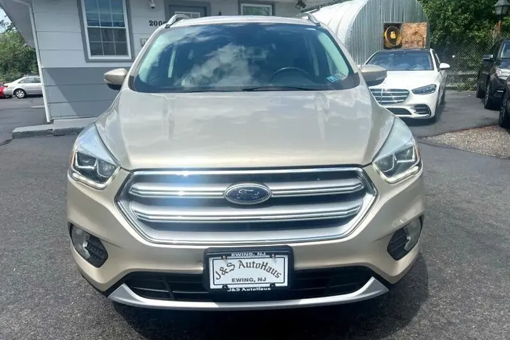 2017 Ford Escape Titanium photo 1