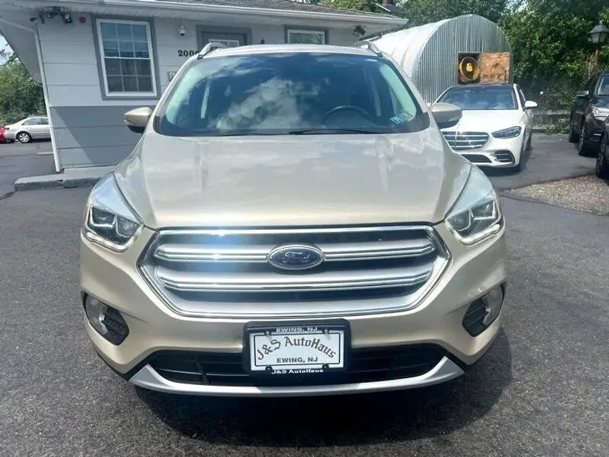2017 Ford Escape Titanium photo 1