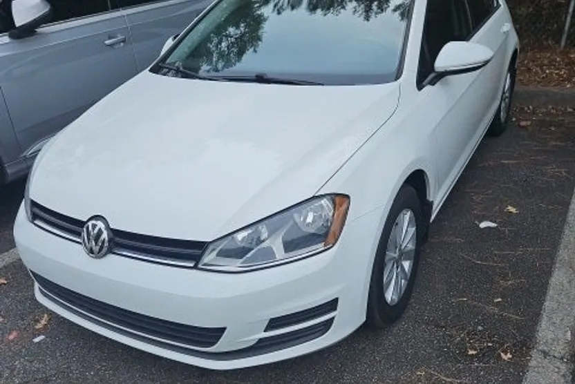 2016 Volkswagen Golf TSI S photo 1