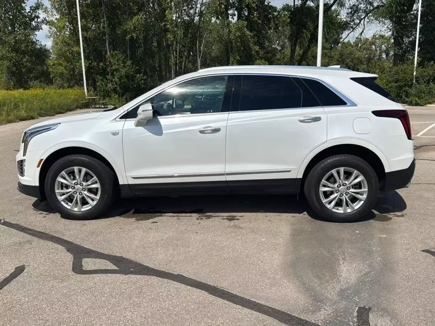 2023 Cadillac XT5 Luxury photo 1