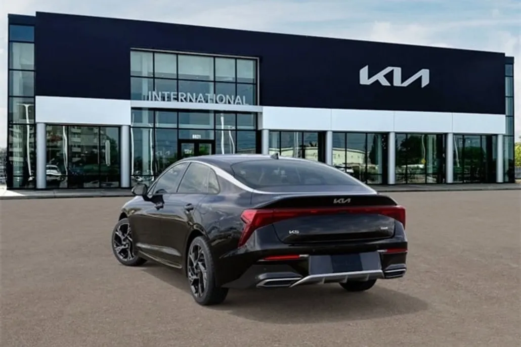 2026 Kia K5 GT-Line photo 1