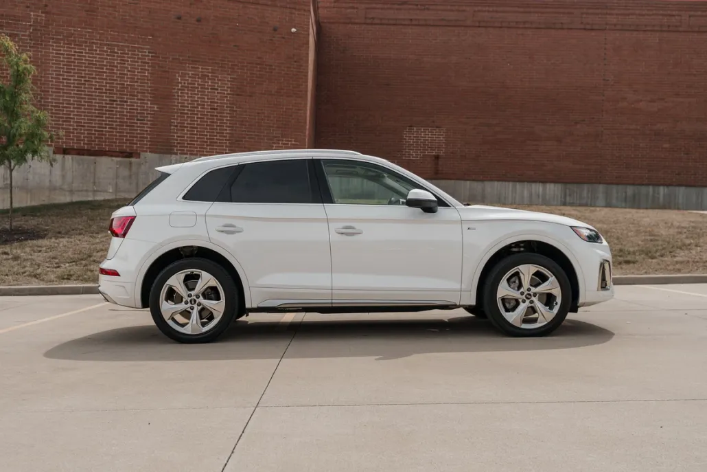 2022 Audi Q5 S line Premium Plus photo 1