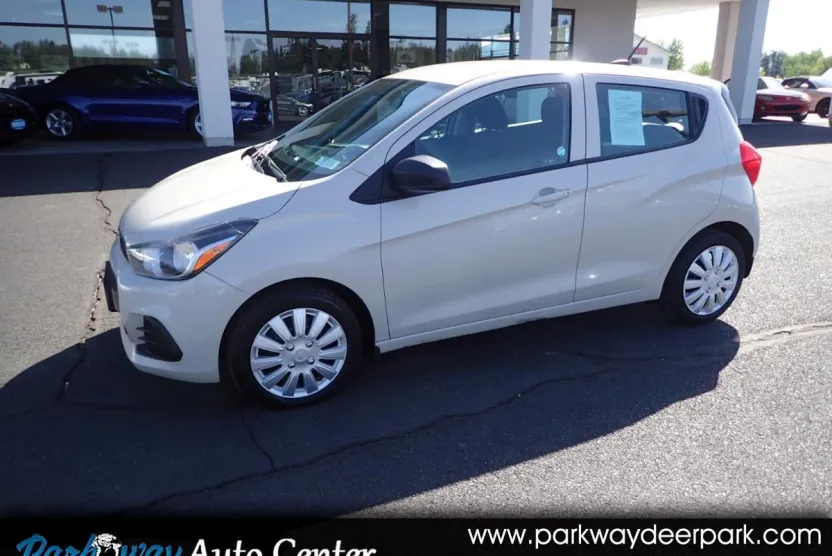 2017 Chevrolet Spark LS photo 1