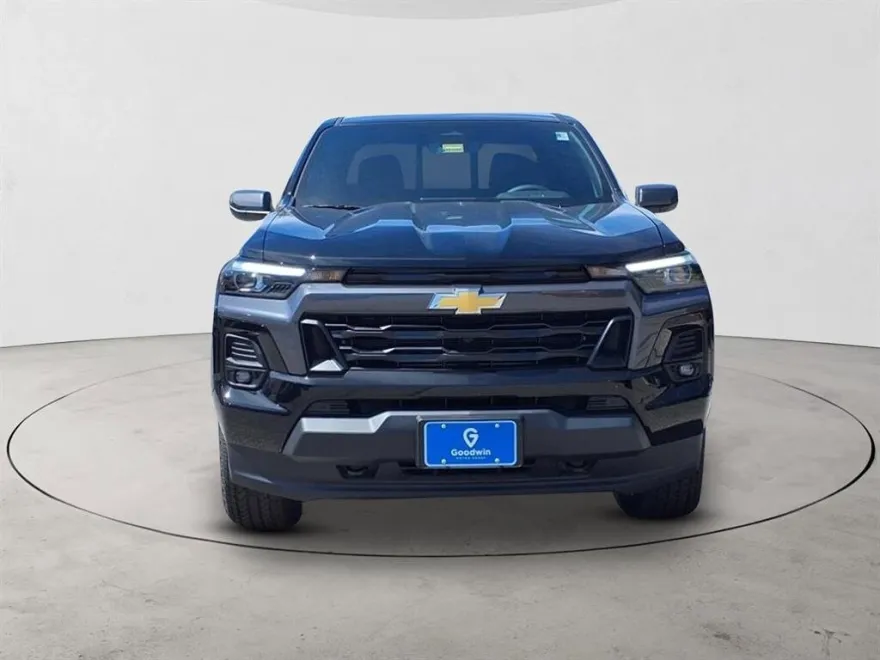 2026 Chevrolet Colorado LT photo 1