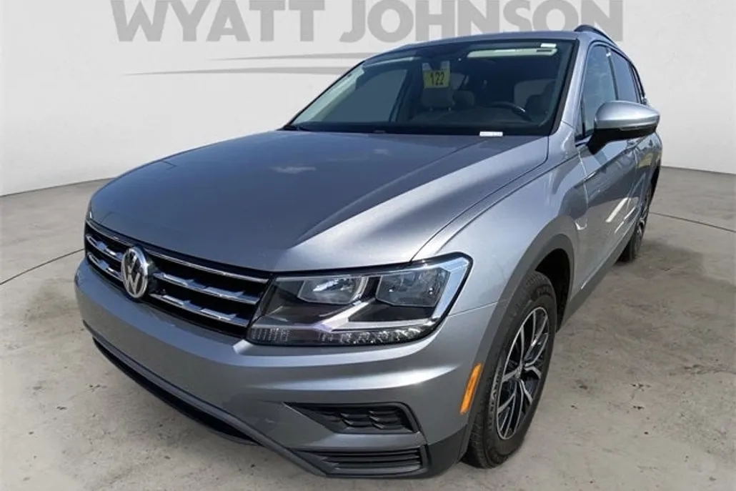 2021 Volkswagen Tiguan SE photo 1