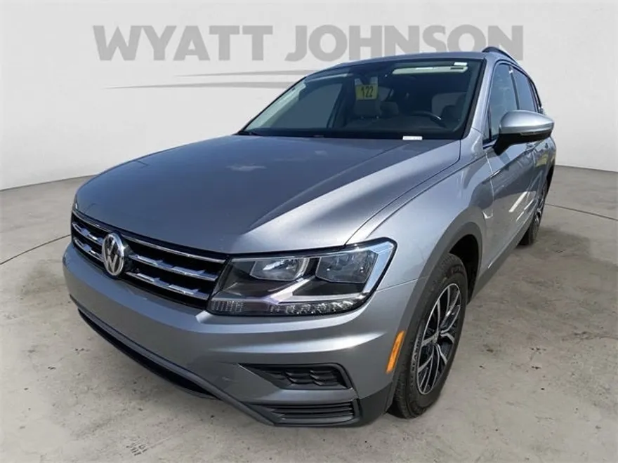 2021 Volkswagen Tiguan SE photo 1