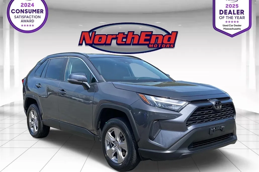 2023 Toyota RAV4 XLE photo 1