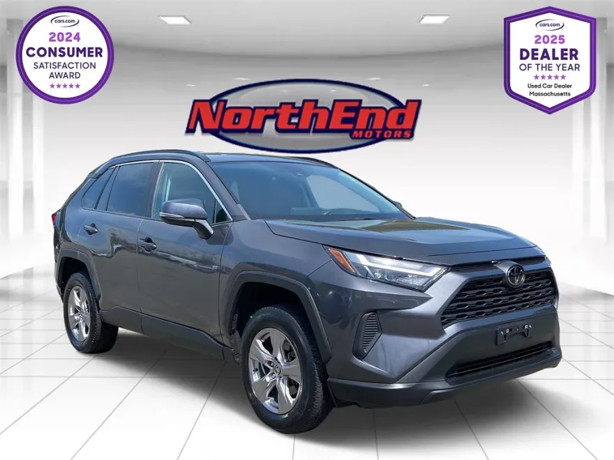 2023 Toyota RAV4 XLE photo 1