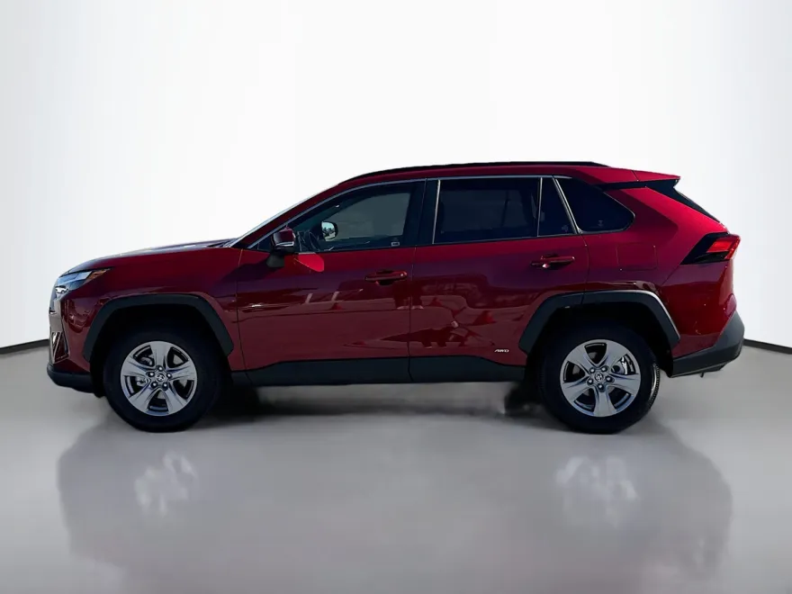 2025 Toyota RAV4 Hybrid LE photo 1