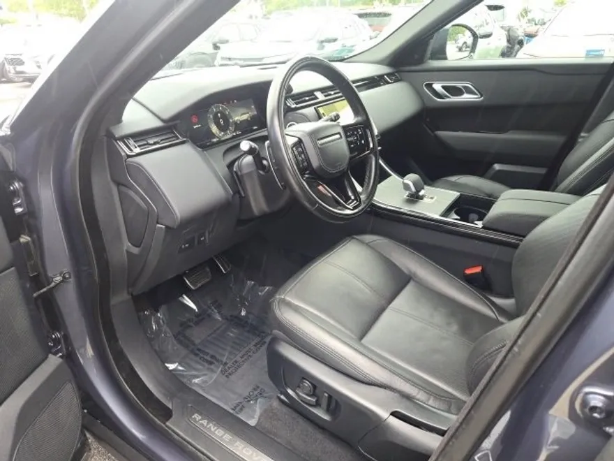 2025 Land Rover Range Rover Velar SE photo 1