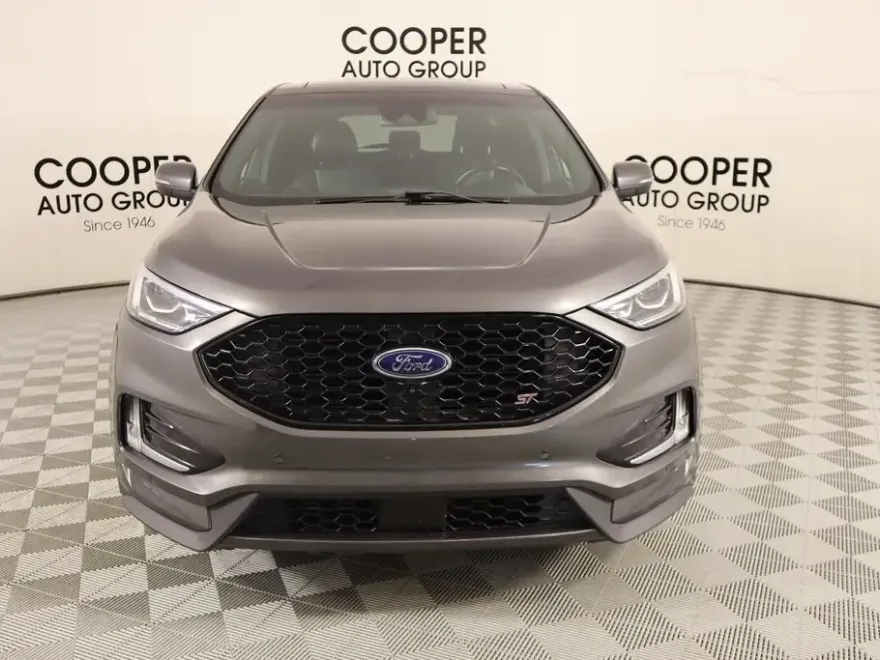 2019 Ford Edge ST photo 1