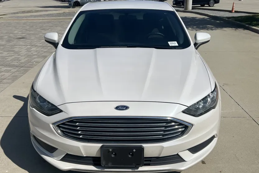 2018 Ford Fusion SE photo 1