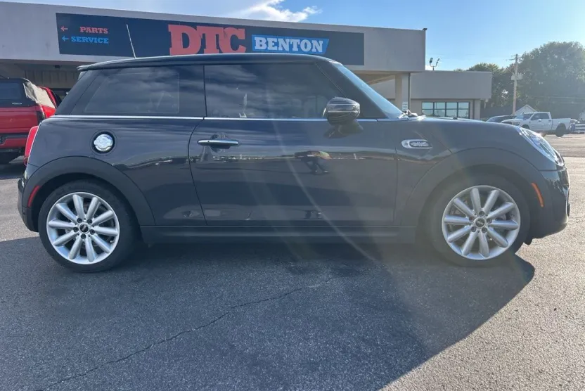 2020 Mini Cooper Hardtop S photo 1
