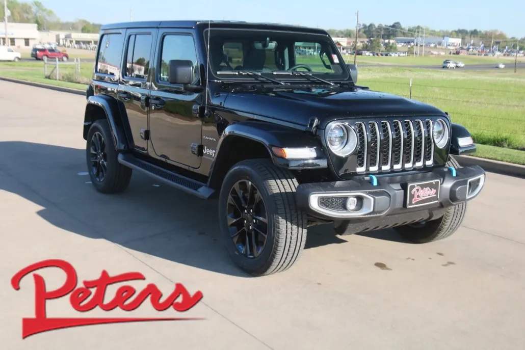 2023 Jeep Wrangler Sahara photo 1